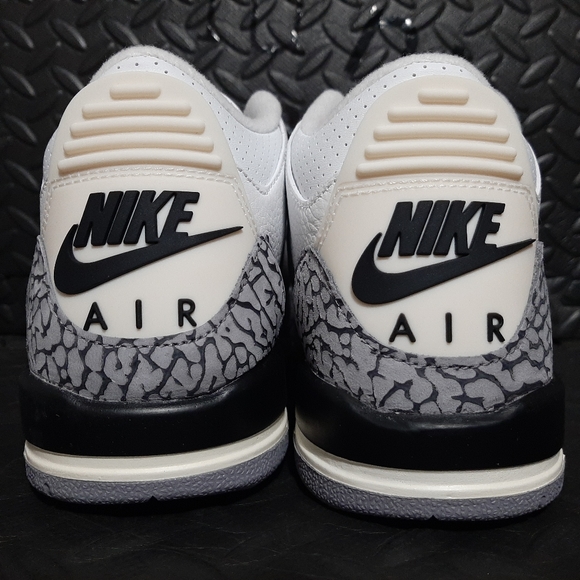 Jordan 3 Retro White Cement Reimagined (GS) DM0967-100 size 7y - Picture 6 of 8